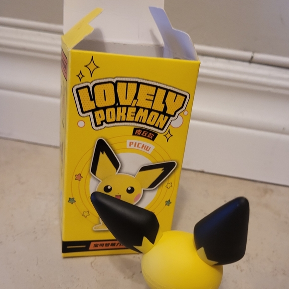 Lovely Pokémon Pichu Figure - Picture 2 of 4